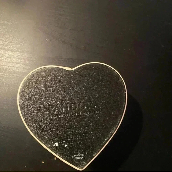 Pandora Heart Jewelry Case - Picture 5 of 5